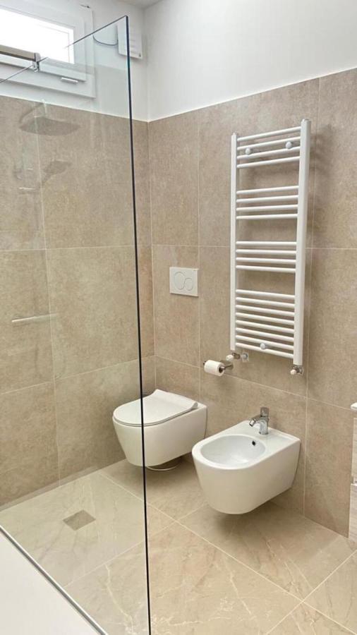 La Casa Di Eva Bed & Breakfast Brindisi Bagian luar foto