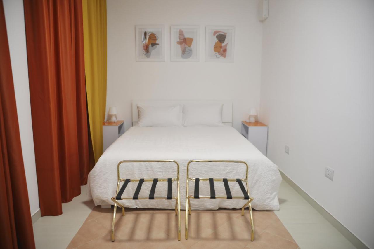 La Casa Di Eva Bed & Breakfast Brindisi Bagian luar foto