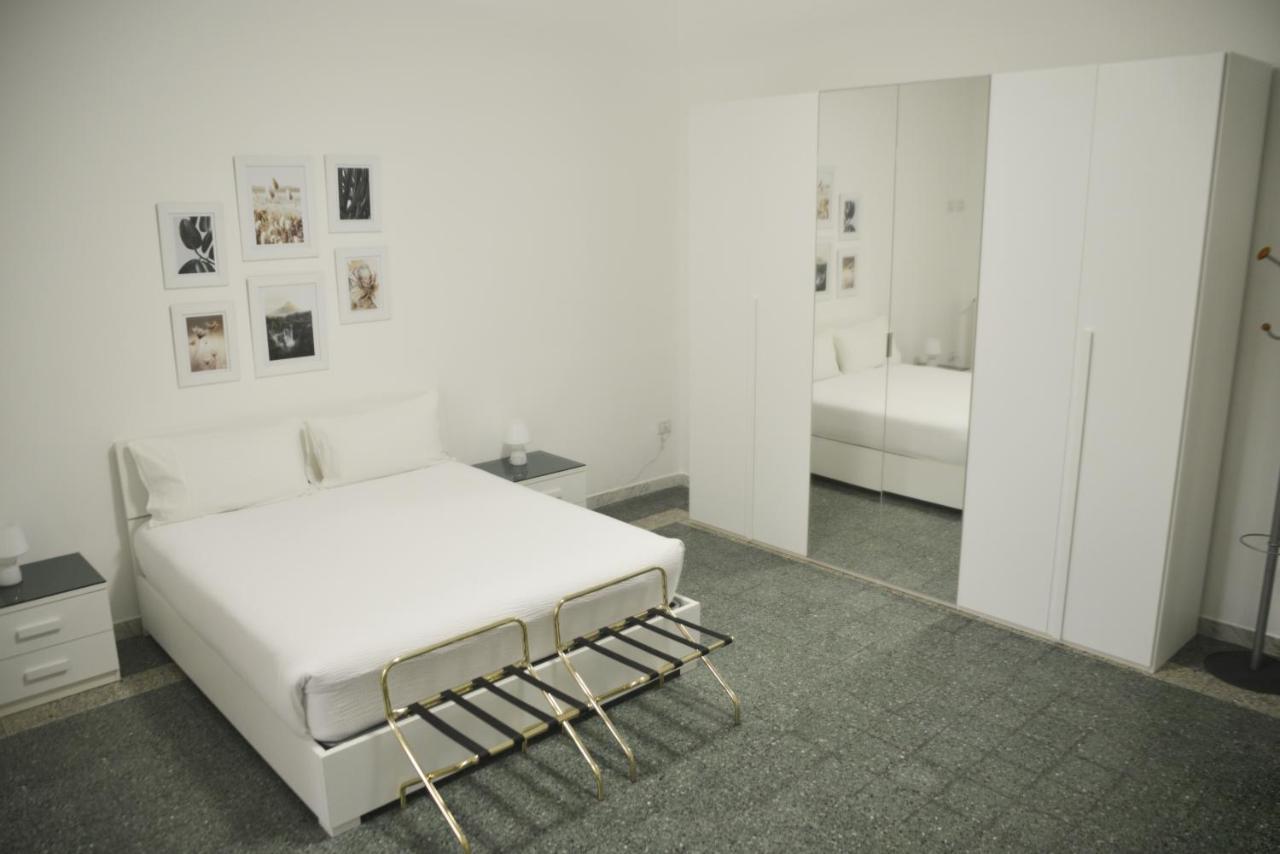 La Casa Di Eva Bed & Breakfast Brindisi Bagian luar foto