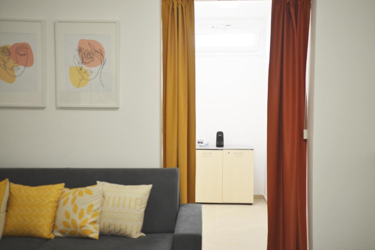 La Casa Di Eva Bed & Breakfast Brindisi Bagian luar foto